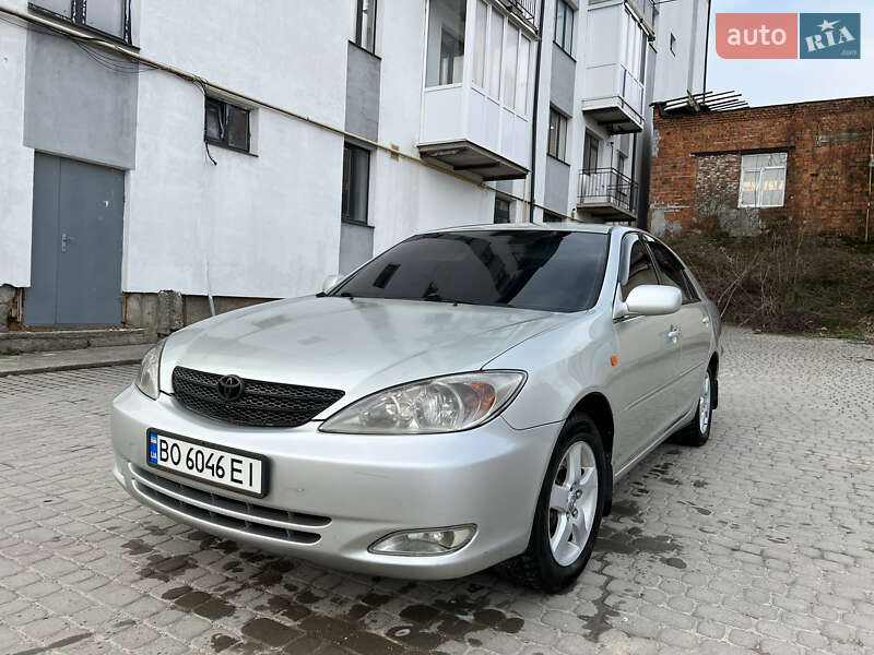 Седан Toyota Camry 2002 в Чорткові