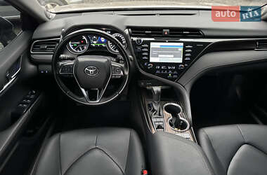 Седан Toyota Camry 2020 в 