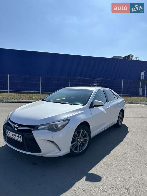 Toyota Camry 2016