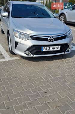Седан Toyota Camry 2016 в Києві