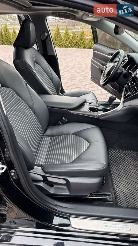 Седан Toyota Camry 2022 в Белой Церкви