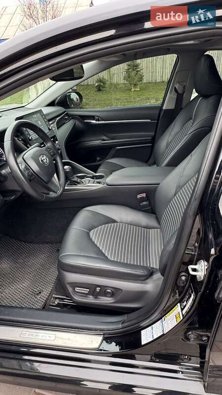 Седан Toyota Camry 2022 в Белой Церкви