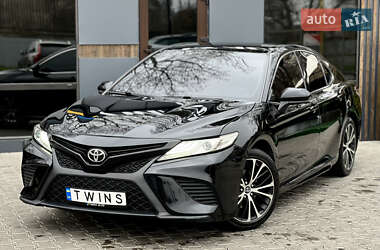 Седан Toyota Camry 2017 в 