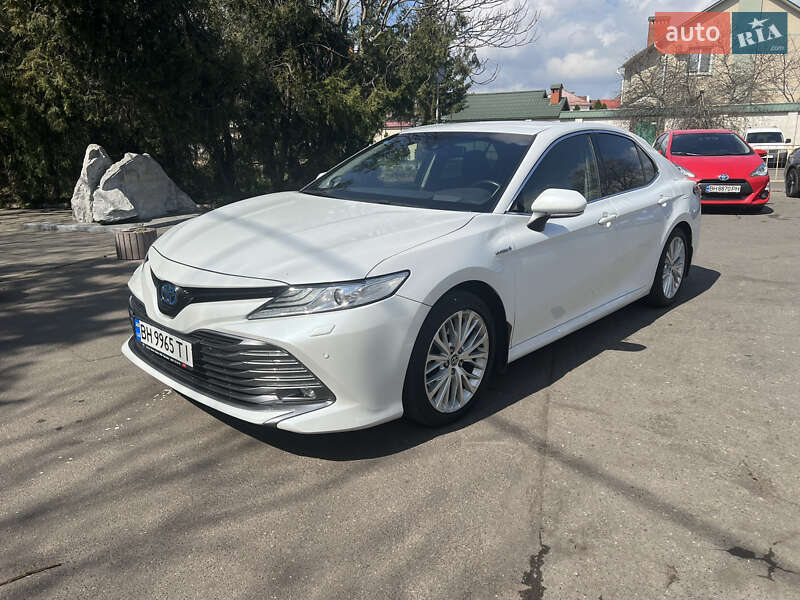 Седан Toyota Camry 2019 в Одессе