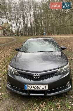 Седан Toyota Camry 2012 в 