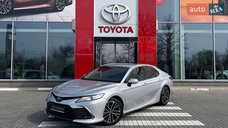 Седан Toyota Camry 2022 в 
