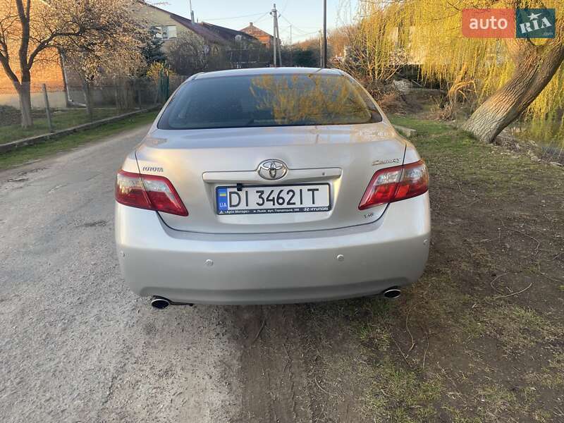 Седан Toyota Camry 2007 в Львові