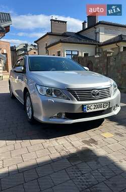 Седан Toyota Camry 2013 в Львове