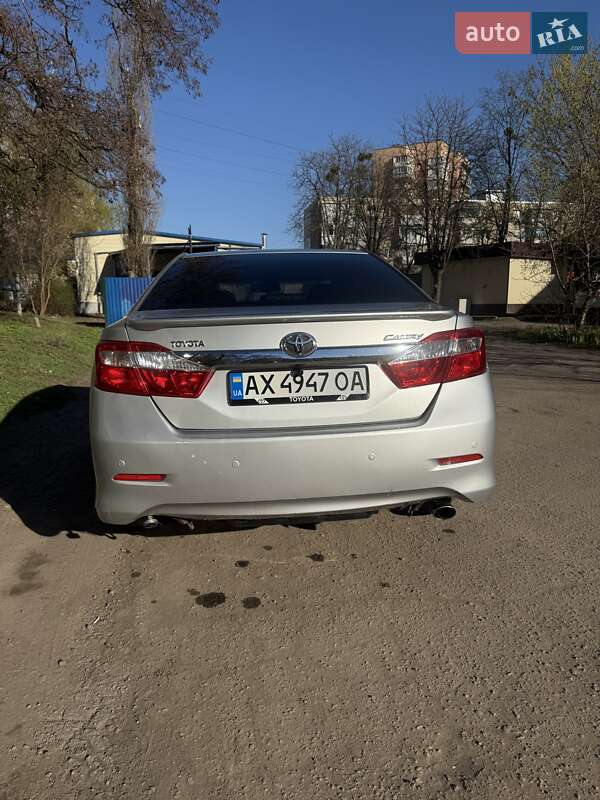 Седан Toyota Camry 2011 в Харькове