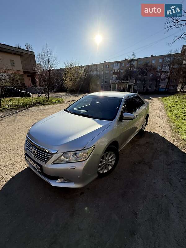 Седан Toyota Camry 2011 в Харькове