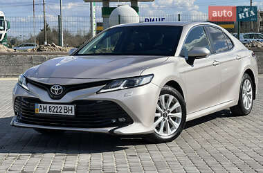Седан Toyota Camry 2017 в 