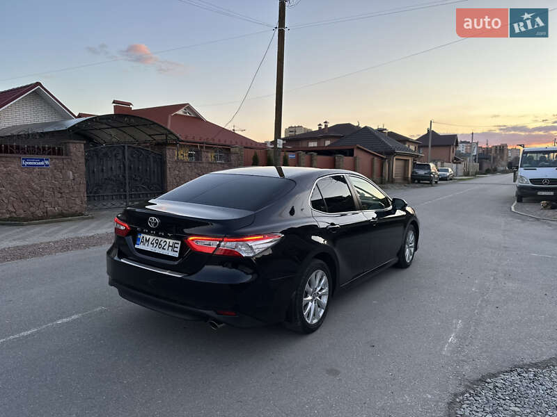 Седан Toyota Camry 2020 в Житомирі