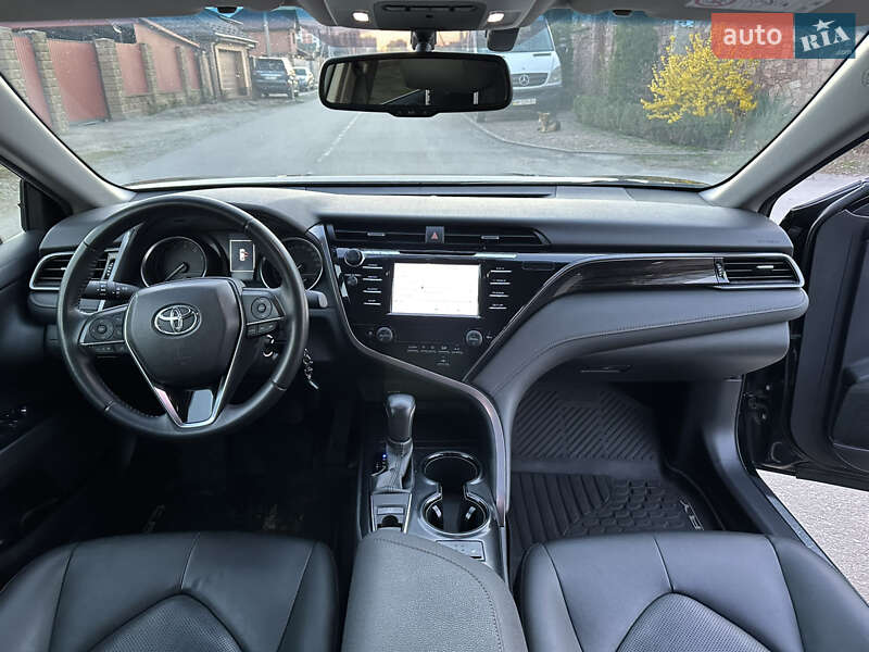 Седан Toyota Camry 2020 в Житомирі