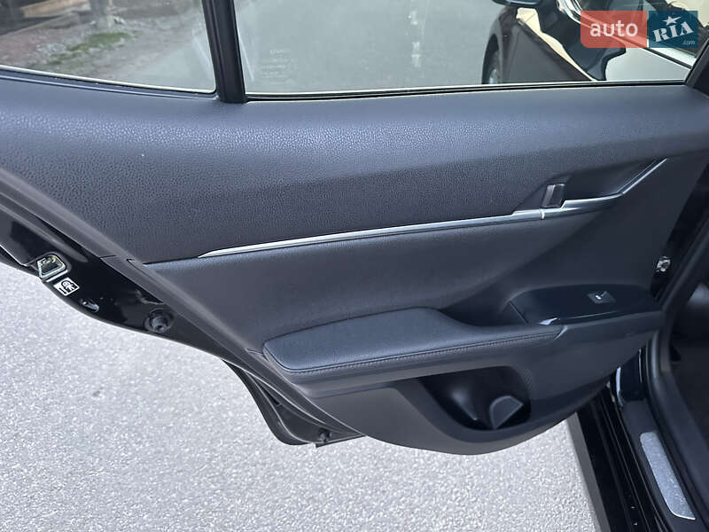Седан Toyota Camry 2020 в Житомирі