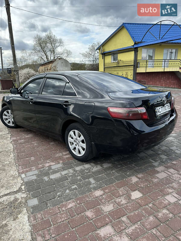 Седан Toyota Camry 2007 в Хырове