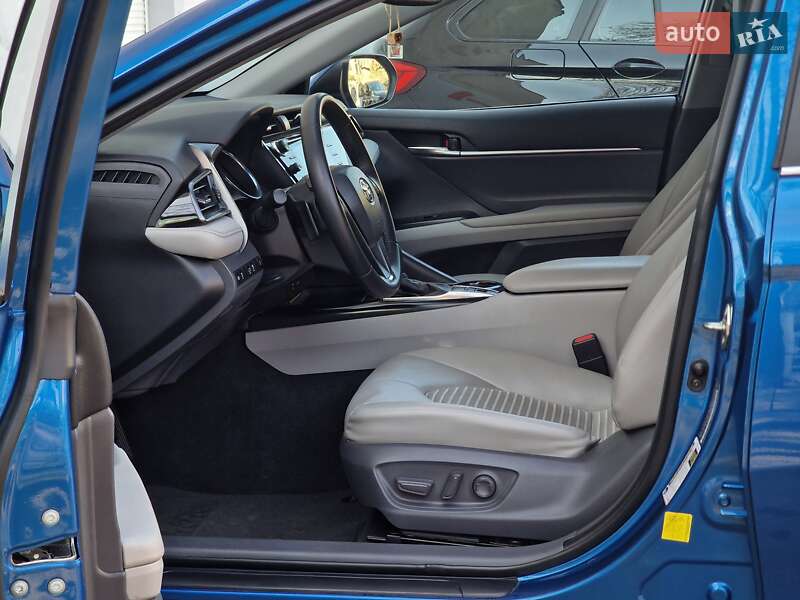 Седан Toyota Camry 2019 в Одесі