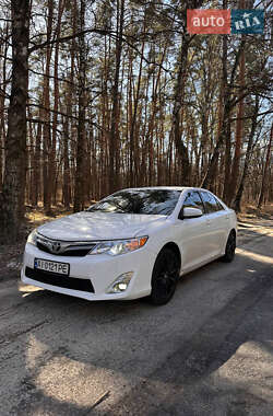 Седан Toyota Camry 2013 в 