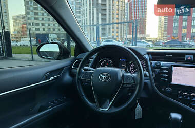 Седан Toyota Camry 2018 в 