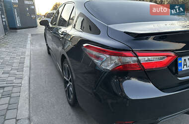 Седан Toyota Camry 2018 в 