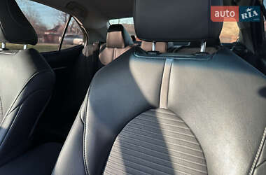 Седан Toyota Camry 2018 в 