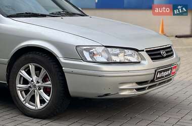 Седан Toyota Camry 2000 в 