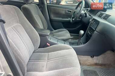 Седан Toyota Camry 2000 в 