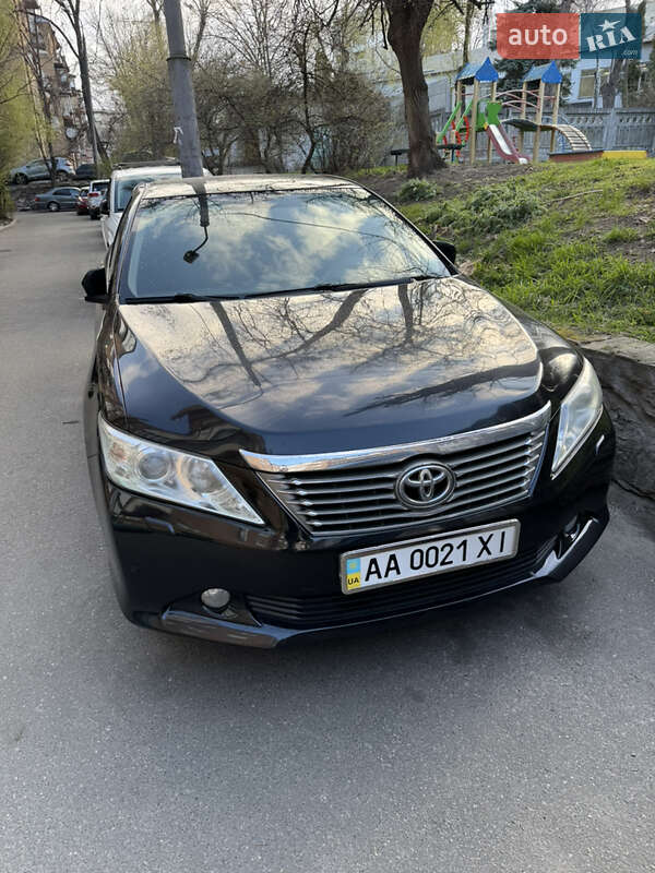 Седан Toyota Camry 2013 в 