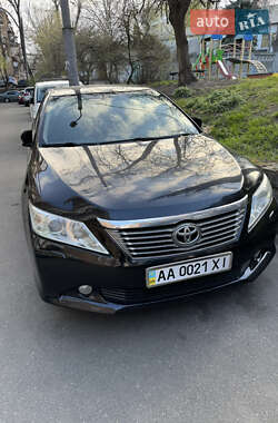 Седан Toyota Camry 2013 в 