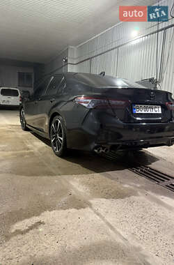 Седан Toyota Camry 2020 в 