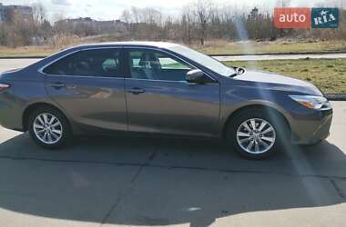Седан Toyota Camry 2015 в Умані