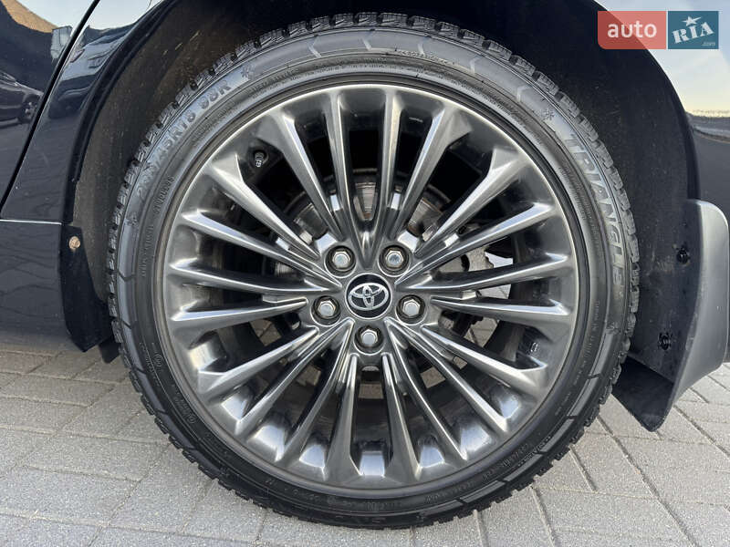 Седан Toyota Camry 2014 в Ніжині