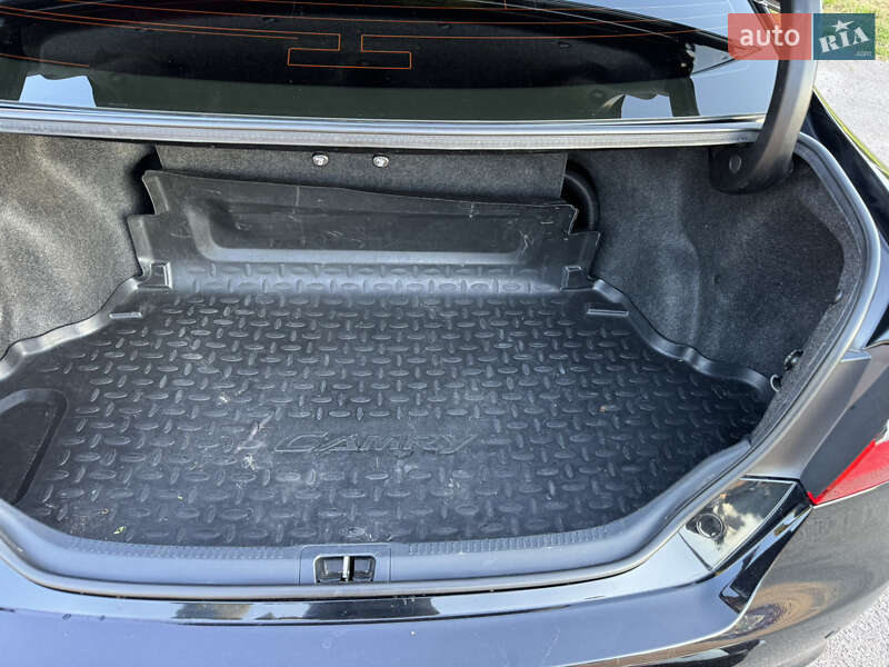 Седан Toyota Camry 2014 в Ніжині