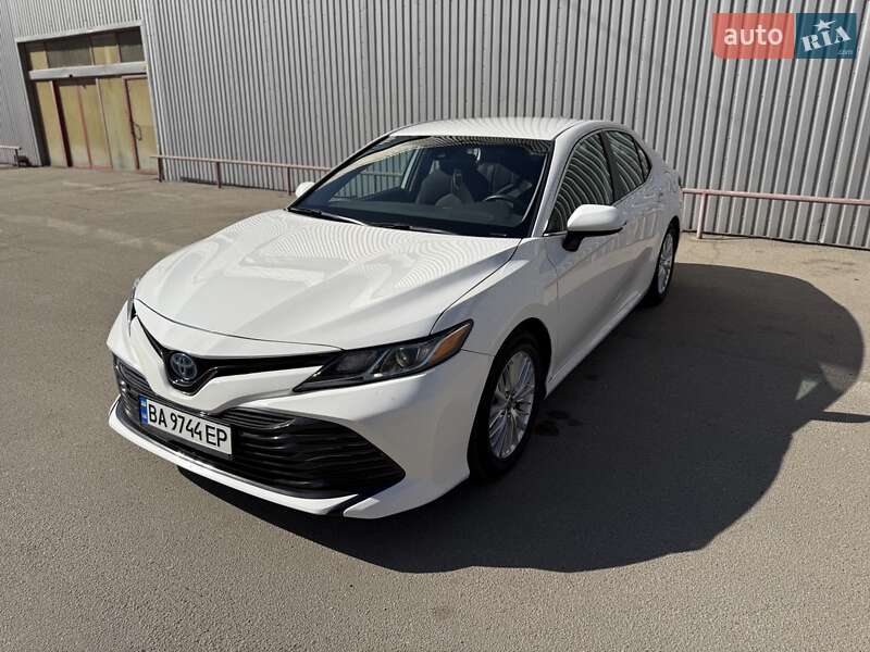 Седан Toyota Camry 2020 в Кропивницком