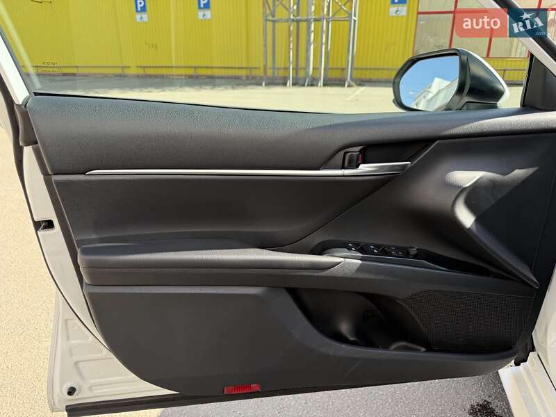 Седан Toyota Camry 2020 в Кропивницком