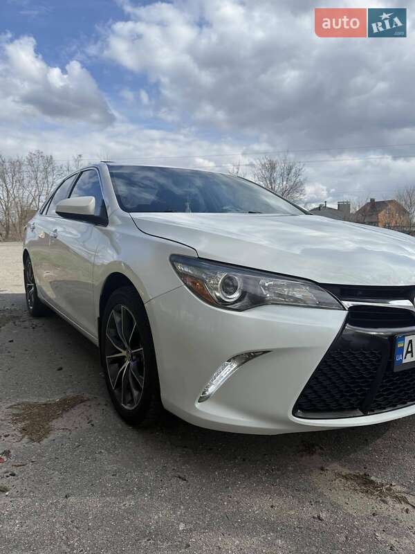 Седан Toyota Camry 2015 в Броварах