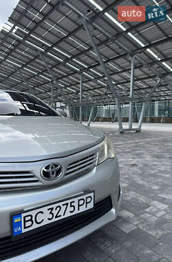 Седан Toyota Camry 2012 в 
