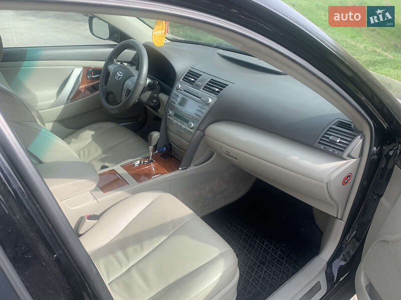 Седан Toyota Camry 2007 в Умані