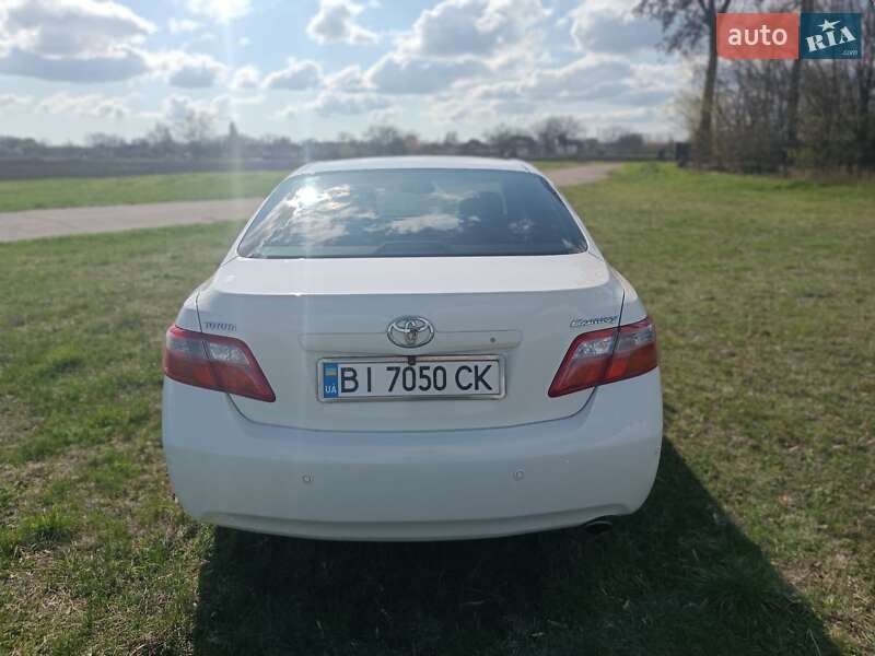 Седан Toyota Camry 2009 в Глобиному