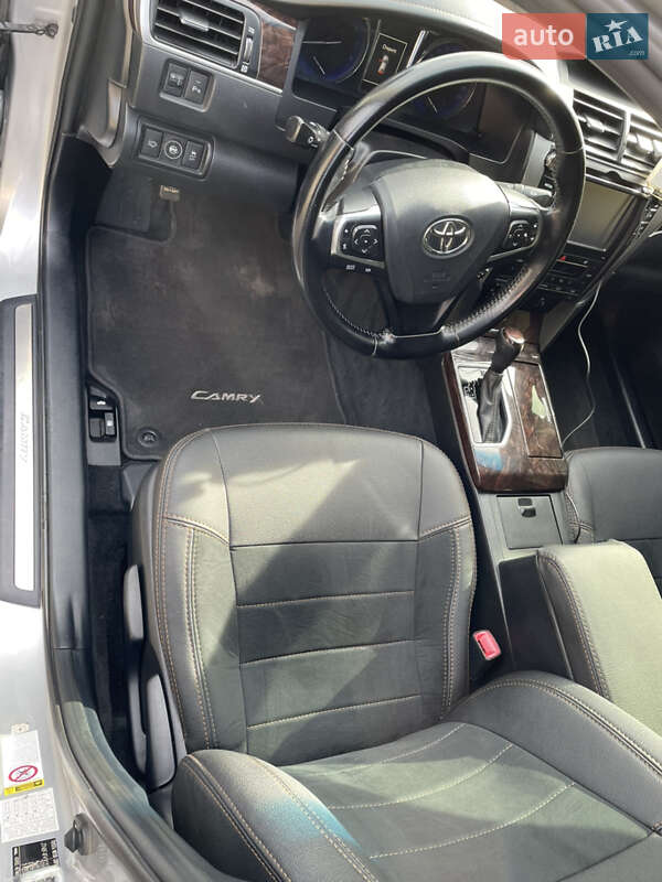 Седан Toyota Camry 2016 в Львове