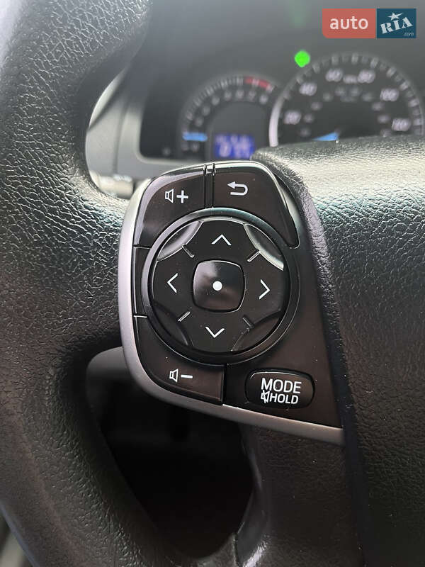 Седан Toyota Camry 2013 в Києві
