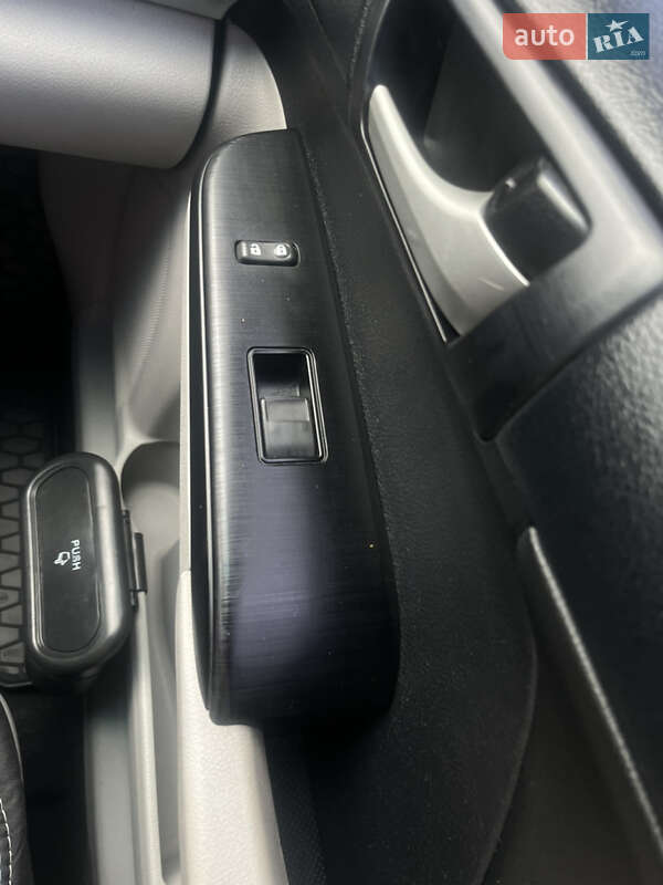 Седан Toyota Camry 2013 в Києві