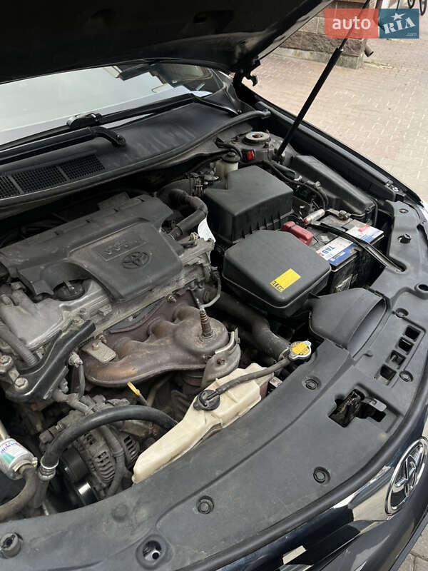 Седан Toyota Camry 2013 в Києві