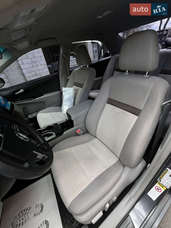 Седан Toyota Camry 2013 в Києві