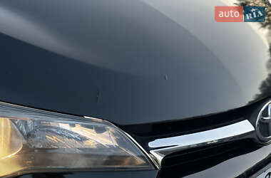 Седан Toyota Camry 2015 в 
