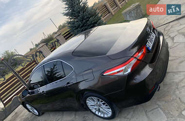 Седан Toyota Camry 2017 в 