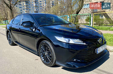 Седан Toyota Camry 2018 в 