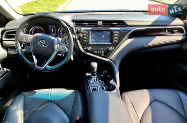 Седан Toyota Camry 2018 в 