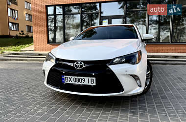 Седан Toyota Camry 2016 в 