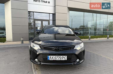 Седан Toyota Camry 2015 в 