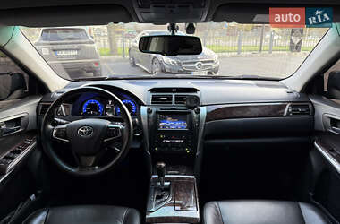 Седан Toyota Camry 2015 в 